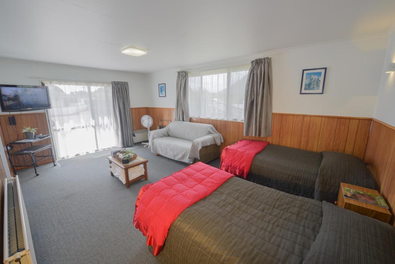 Wilderness Motel Accommodation Хааст Экстерьер фото