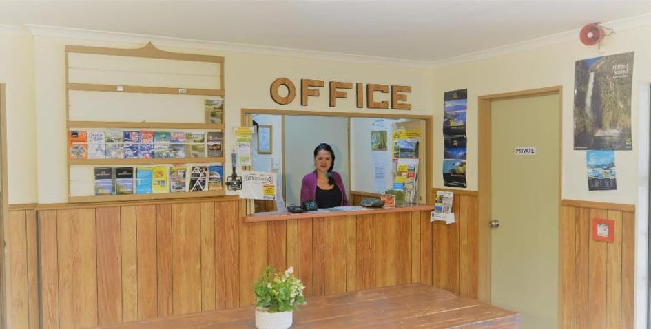 Wilderness Motel Accommodation Хааст Экстерьер фото