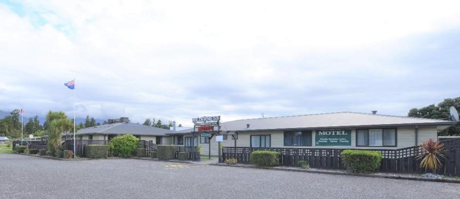 Wilderness Motel Accommodation Хааст Экстерьер фото