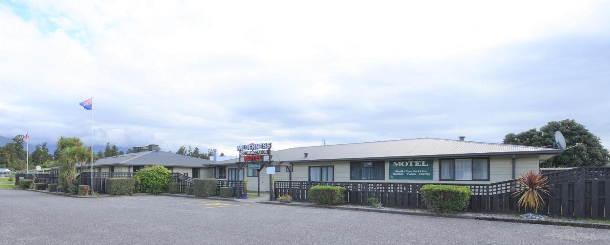 Wilderness Motel Accommodation Хааст Экстерьер фото