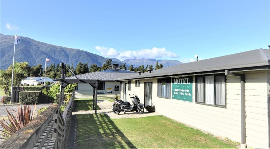 Wilderness Motel Accommodation Хааст Экстерьер фото