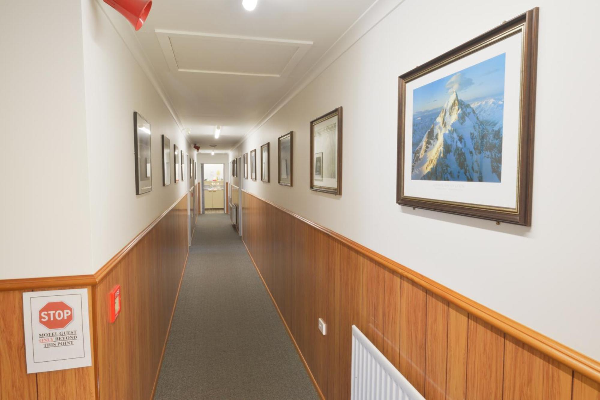 Wilderness Motel Accommodation Хааст Экстерьер фото