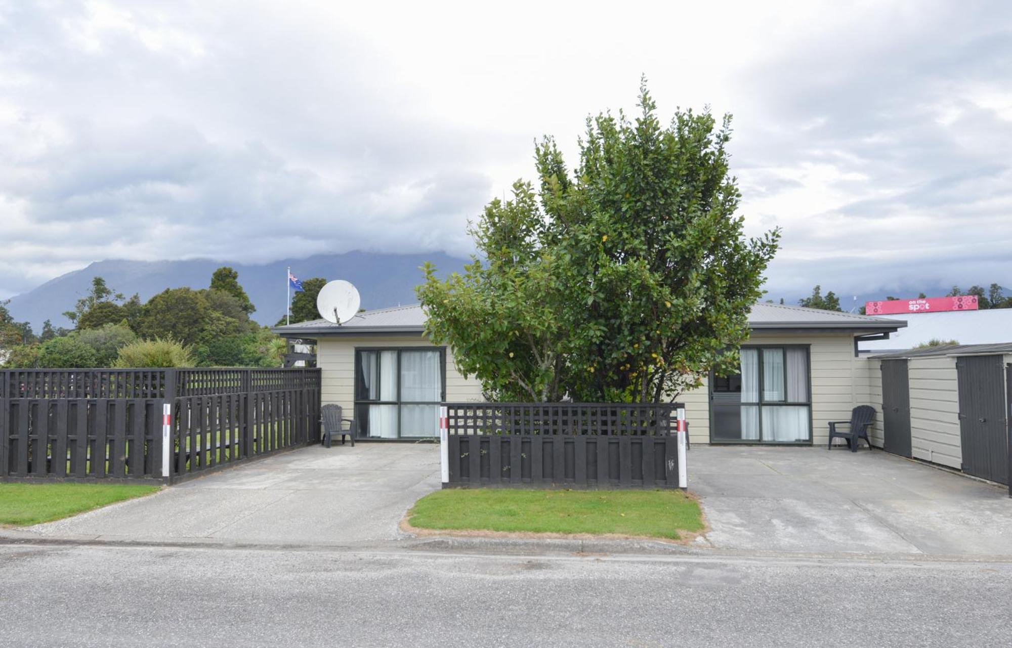 Wilderness Motel Accommodation Хааст Экстерьер фото