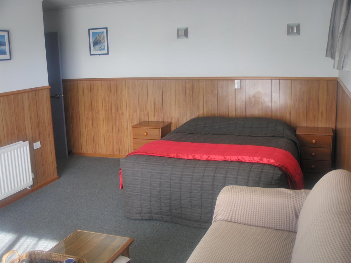 Wilderness Motel Accommodation Хааст Экстерьер фото