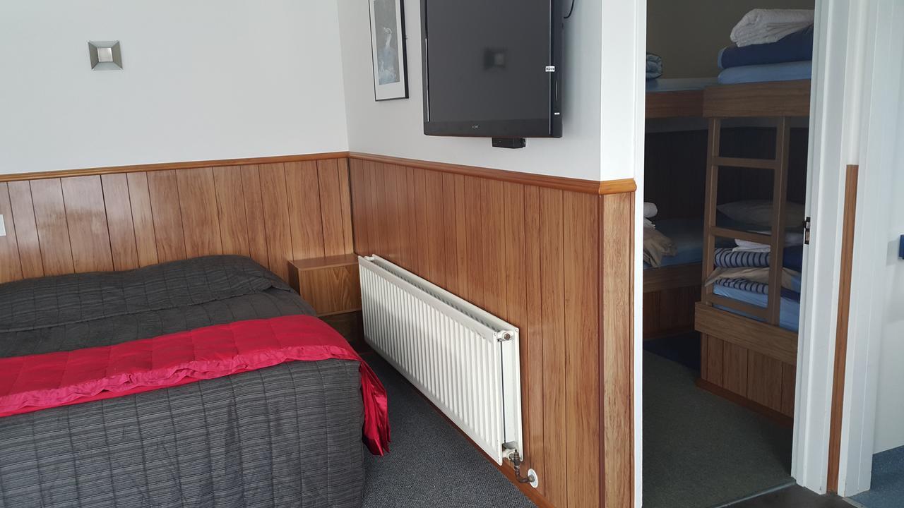 Wilderness Motel Accommodation Хааст Экстерьер фото